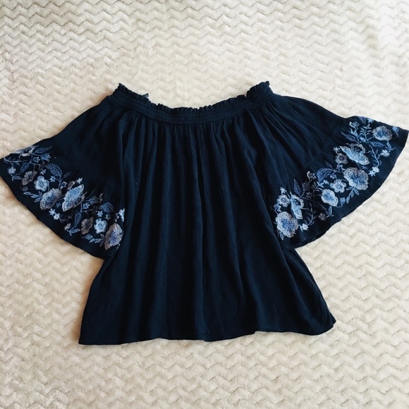 Navy blue top - Picture 2 of 4